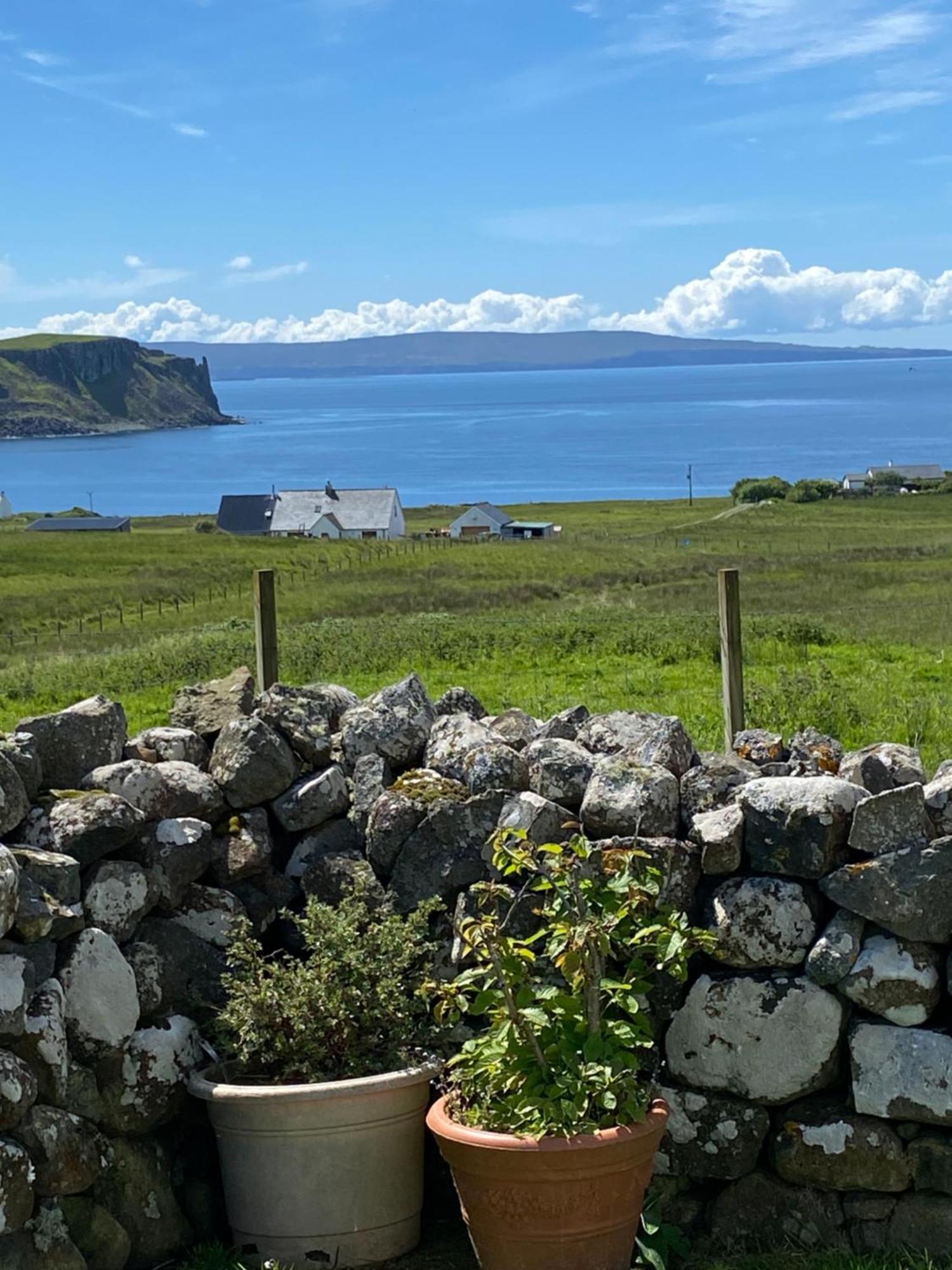 Cnoc Ruaraidh Cottage Kilmuir  Extérieur photo