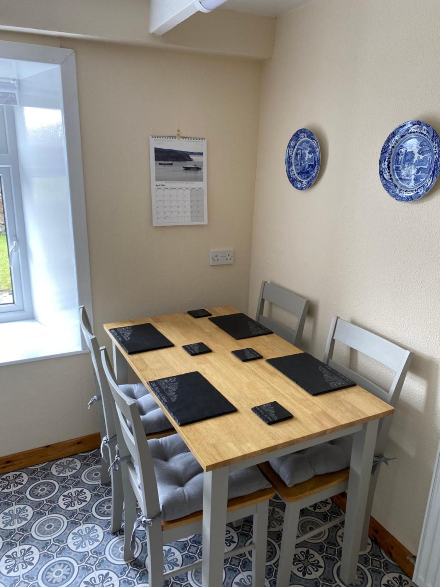 Cnoc Ruaraidh Cottage Kilmuir  Extérieur photo